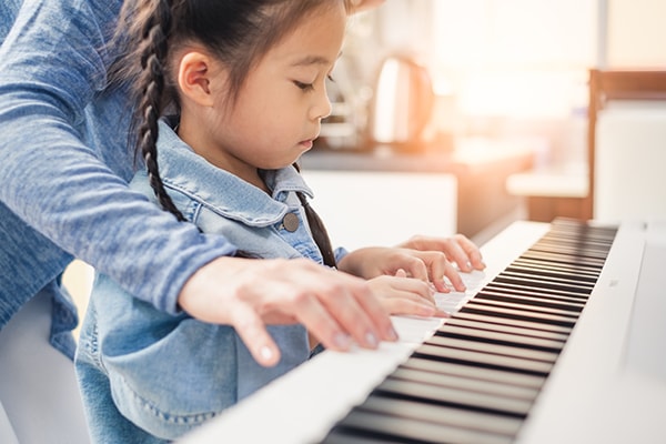Benefits of Suzuki Piano Method For Kids & Toddlers