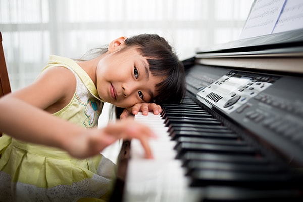 Suzuki Piano Method vs Traditional Piano Method