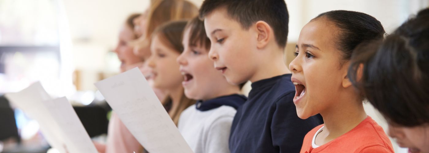How Can Singing Benefit Behavior Patterns
