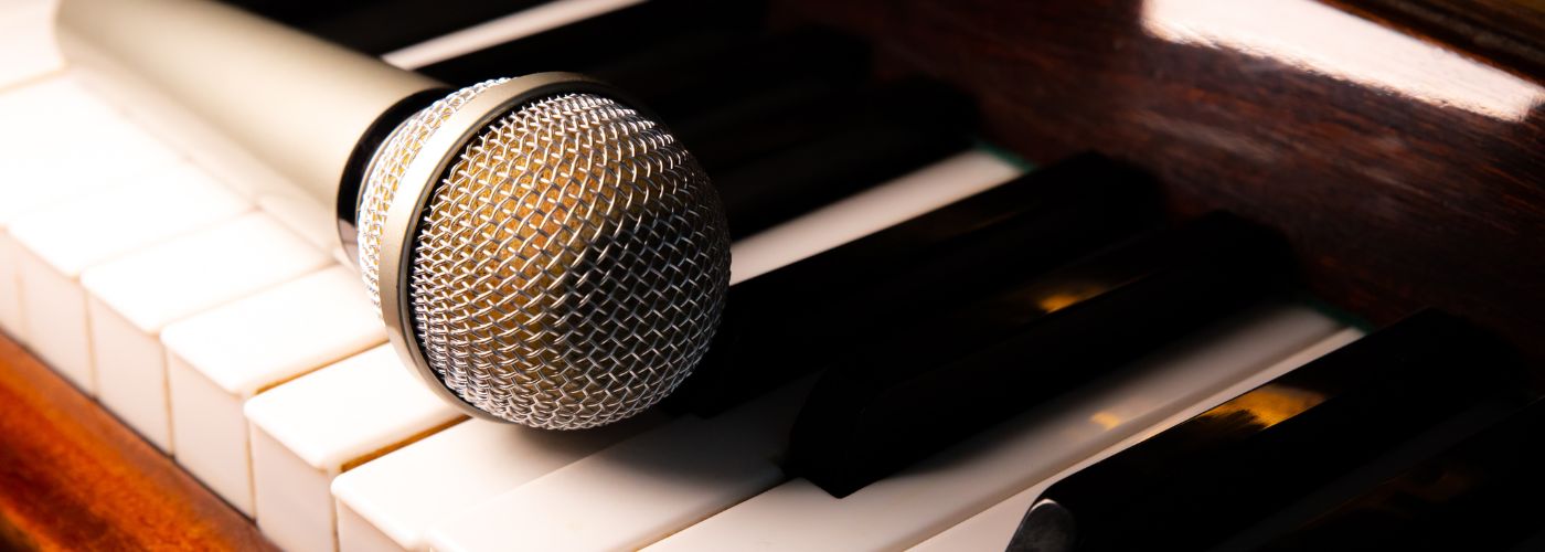 How Poor Posture Affects Your Voice & Piano Playing