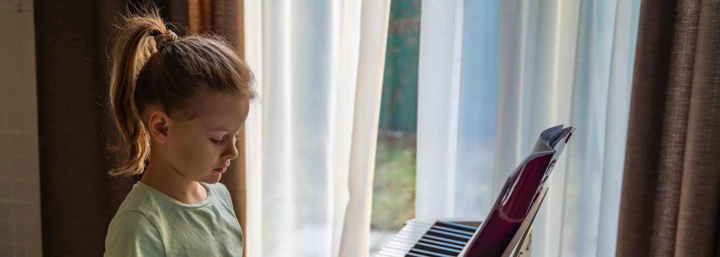 The Importance of Proper Posture in Piano and Voice Training